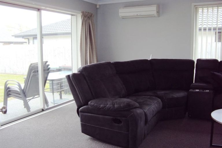Photo of property in 31 Putake Drive, Parklands, Christchurch, 8083