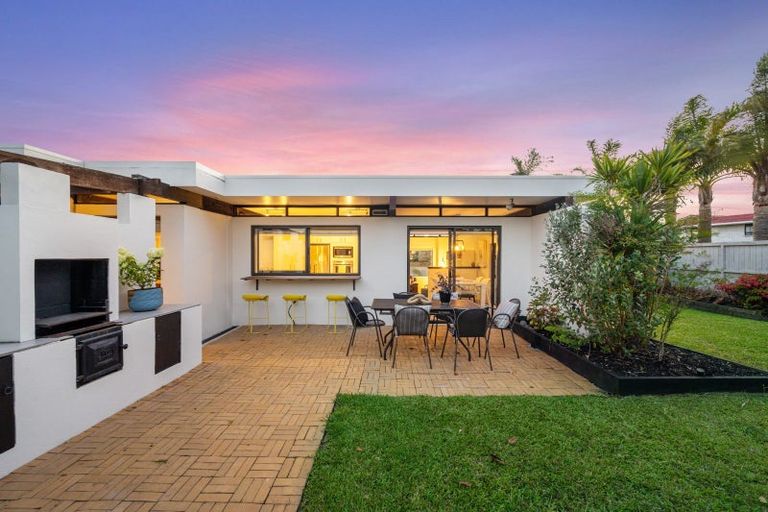 Photo of property in 7 Tabago Place, Half Moon Bay, Auckland, 2012