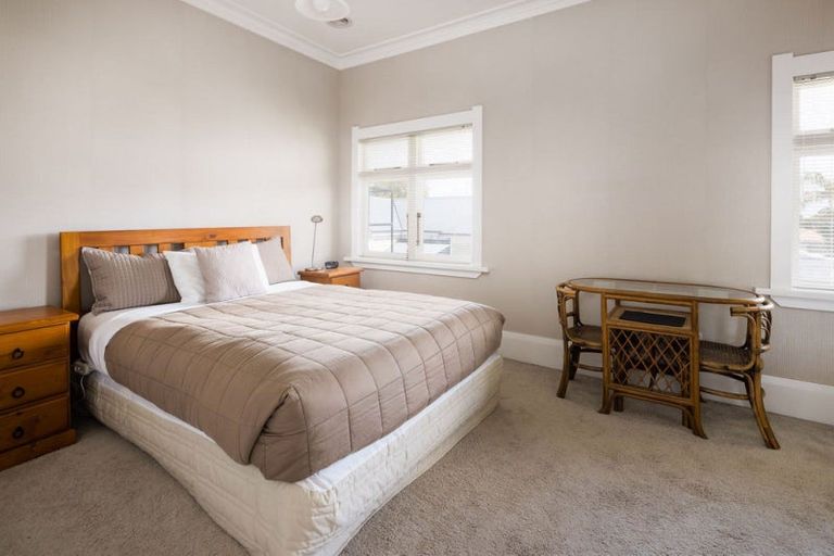 Photo of property in 70 Queen Street, Cambridge, 3434