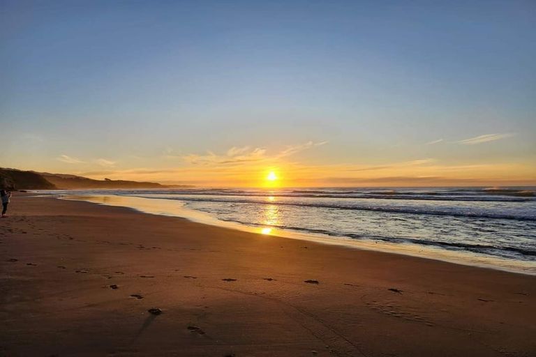 Photo of property in 236 Koru Road, Omata, New Plymouth, 4374