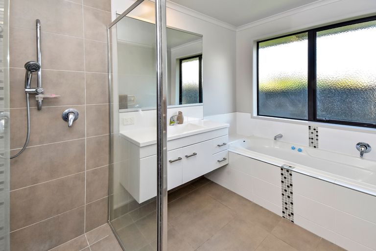 Photo of property in 14 Searle Drive, Patumahoe, Pukekohe, 2679