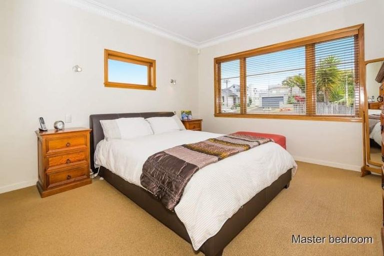 Photo of property in 1/38 Onepoto Road, Hauraki, Auckland, 0622