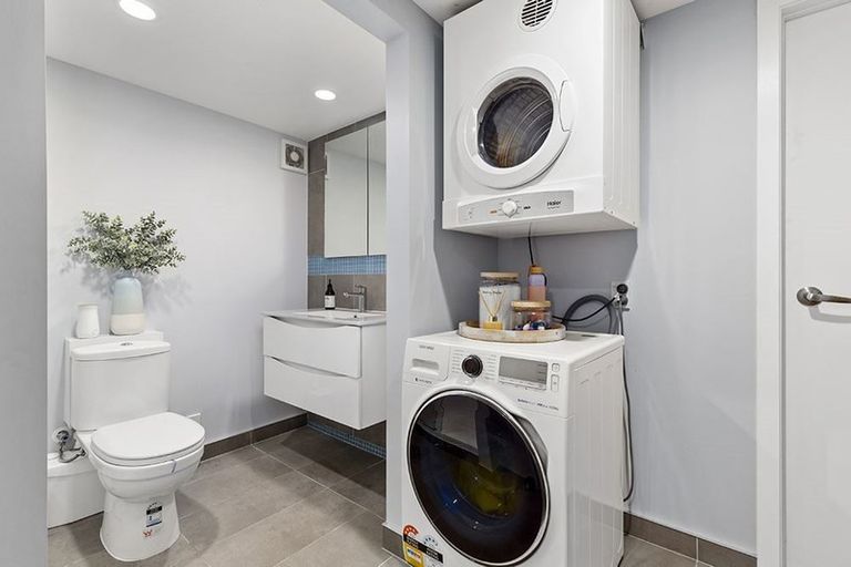 Photo of property in 29 Pooley Street, Pakuranga Heights, Auckland, 2010