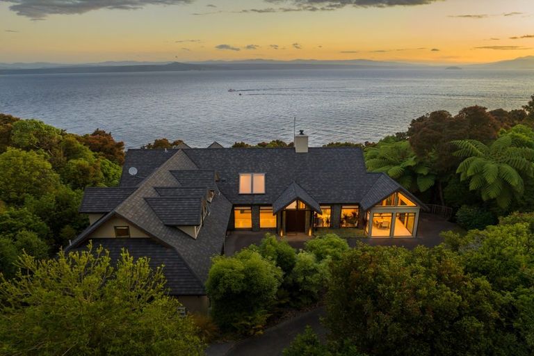 Photo of property in 3 Whakamoenga Point, Acacia Bay, Taupo, 3385