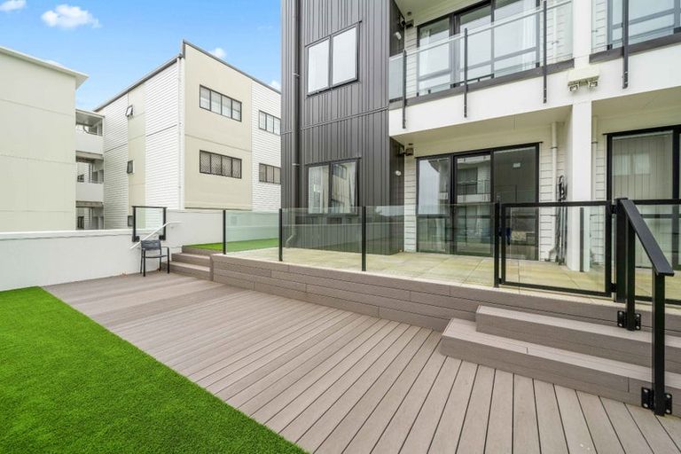 Photo of property in 20/11 Carlos Drive, Flat Bush, Auckland, 2016