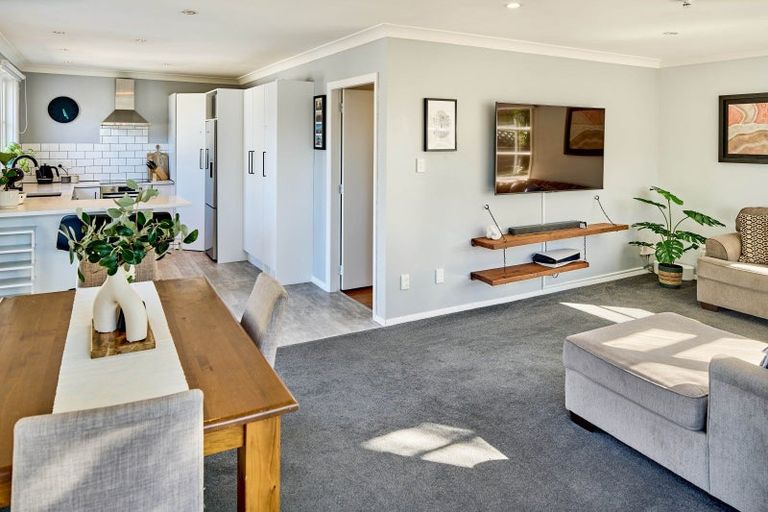 Photo of property in 6 Whakatiki Street, Trentham, Upper Hutt, 5018