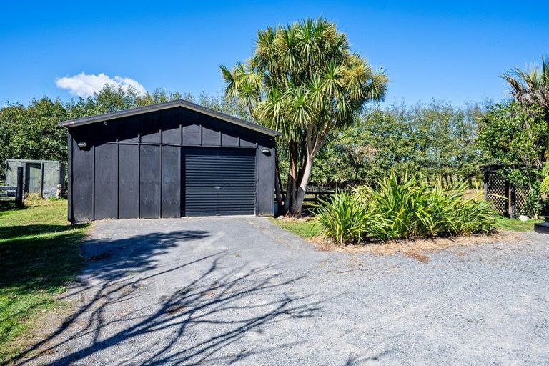 Photo of property in 98 Rahui Road, Otaki, 5512