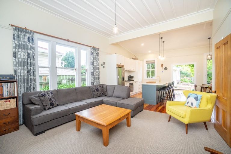 Photo of property in 46 Lombard Street, Palmerston North, 4410