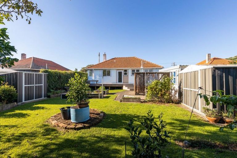 Photo of property in 41 Seymour Street, Waitara, 4320