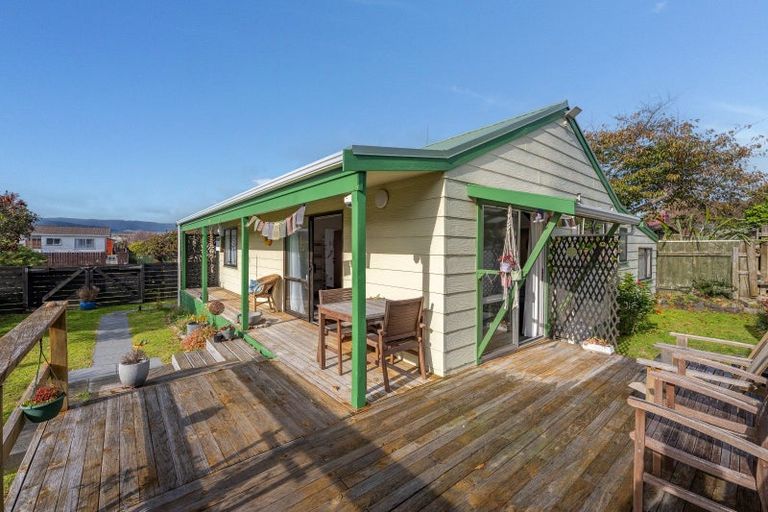 Photo of property in 83 Norfolk Crescent, Otaki Beach, Otaki, 5512