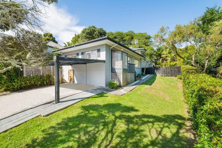 Photo of property in 1/43 Seaton Road, Murrays Bay, Auckland, 0630