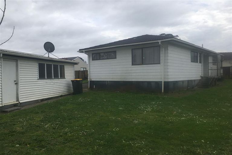 Photo of property in 13 Kern Place, Manurewa, Auckland, 2102