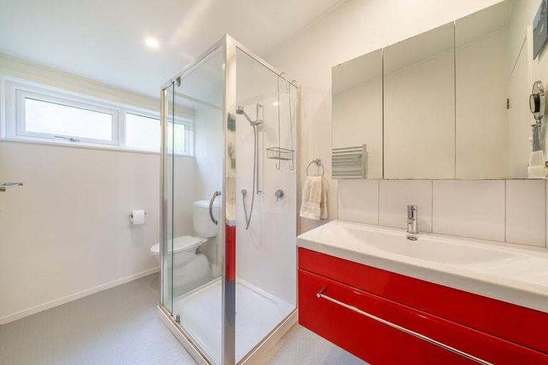 Photo of property in 39 Kotari Road, Days Bay, Lower Hutt, 5013