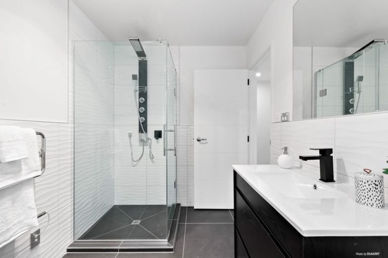 Photo of property in 77 Valley Road, Pukekohe, 2120