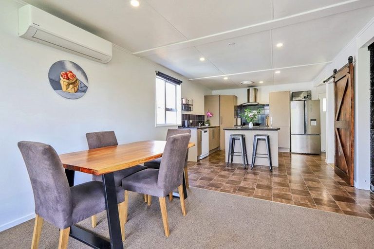 Photo of property in 2 Murdoch Place, Raureka, Hastings, 4120