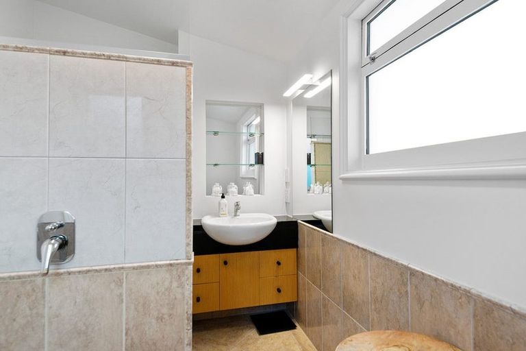 Photo of property in 2/90b Fendalton Road, Fendalton, Christchurch, 8014