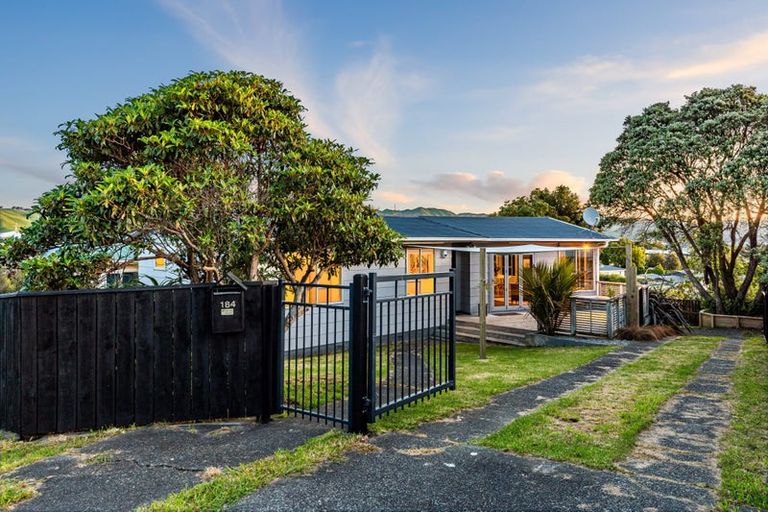 Photo of property in 184 Conclusion Street, Ascot Park, Porirua, 5024