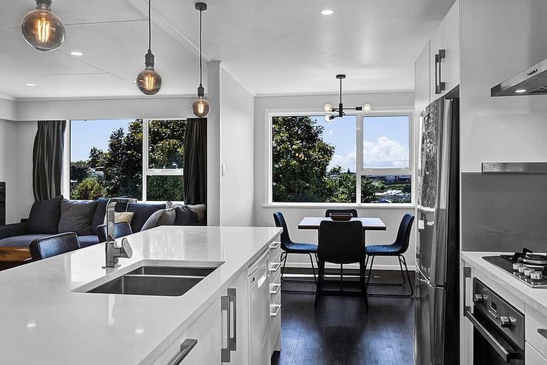 Photo of property in 31 Clearmont Crescent, Blagdon, New Plymouth, 4310