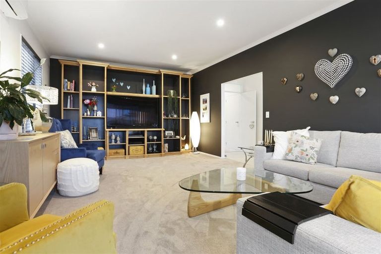 Photo of property in 21 Kukuwai Avenue, Red Beach, 0932