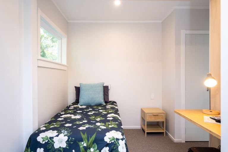 Photo of property in 2 Convent Road, Bluff Hill, Napier, 4110
