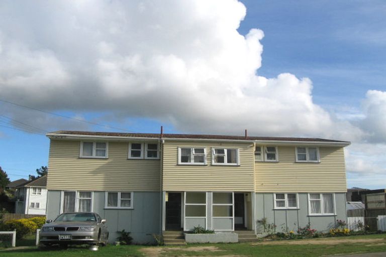 Photo of property in 4-6 Levant Street, Cannons Creek, Porirua, 5024