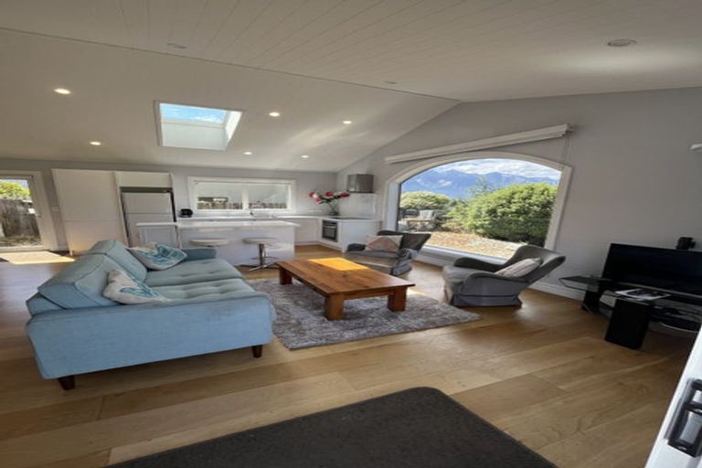 Photo of property in 57 Cedar Drive, Kelvin Heights, Queenstown, 9300