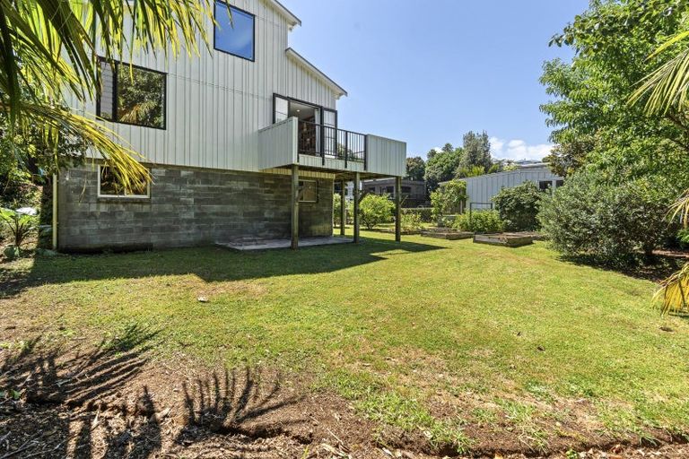 Photo of property in 18-22 Dixon Street, Oakura, 4314