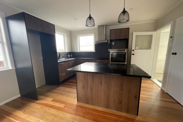 Photo of property in 496 Don Buck Road, Massey, Auckland, 0614