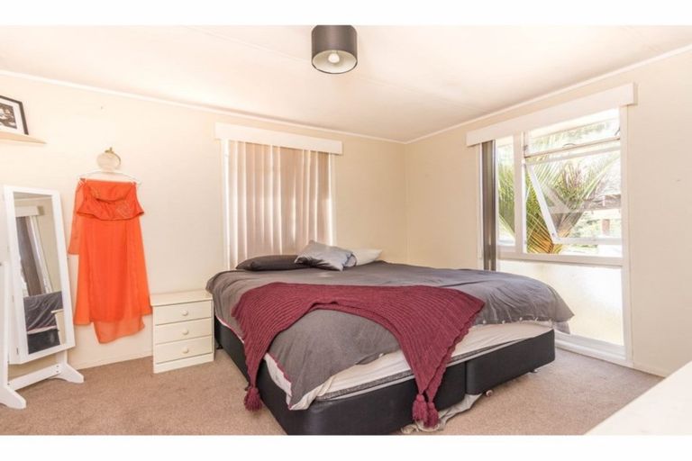 Photo of property in 63 Oreil Avenue, West Harbour, Auckland, 0618