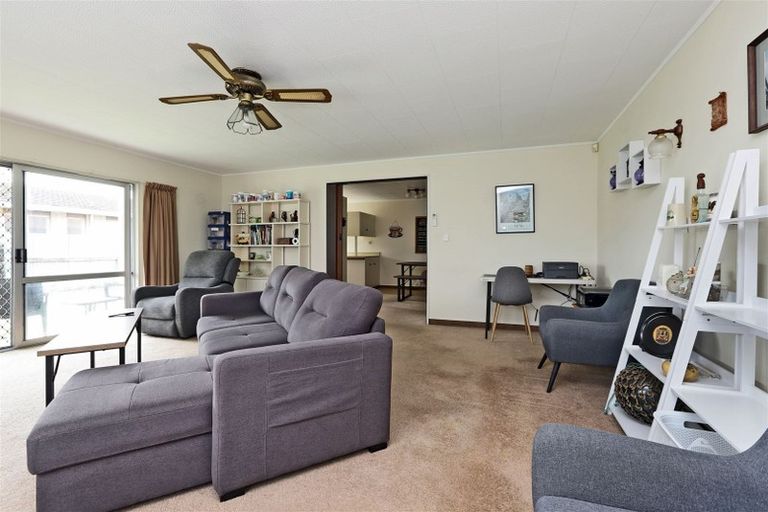 Photo of property in 3/805 Heretaunga Street East, Parkvale, Hastings, 4122