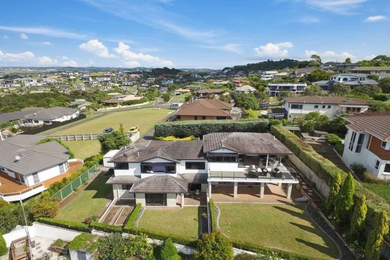 Photo of property in 18 Savoy Road, Orewa, 0931