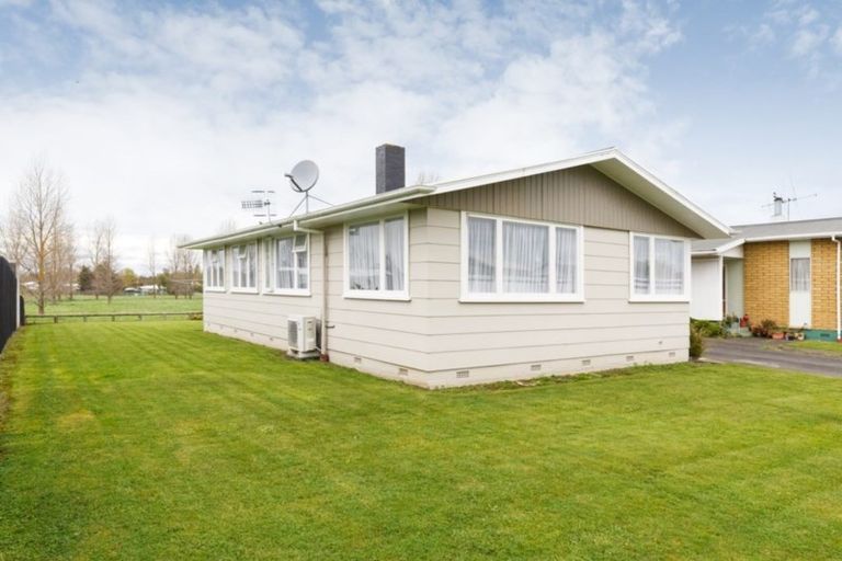 Photo of property in 19 Fergusson Street, Marton, 4710