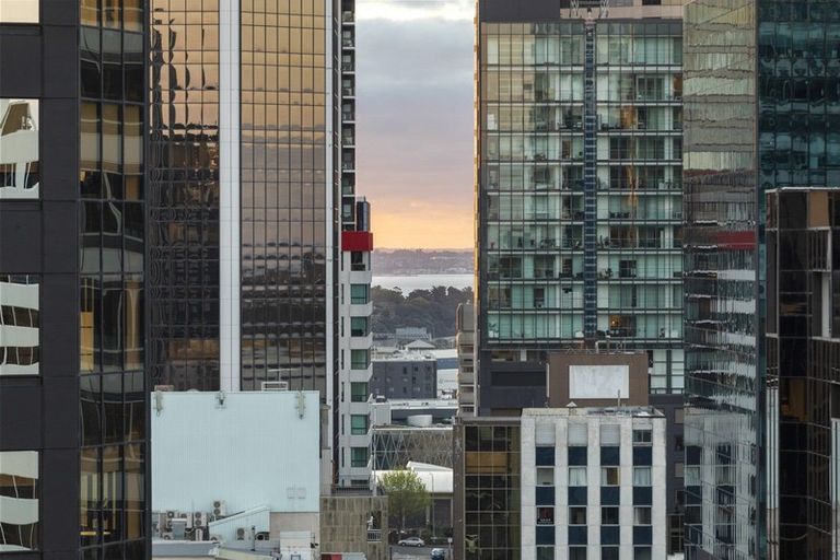 Photo of property in The International, 1001/9 Princes Street, Auckland Central, Auckland, 1010