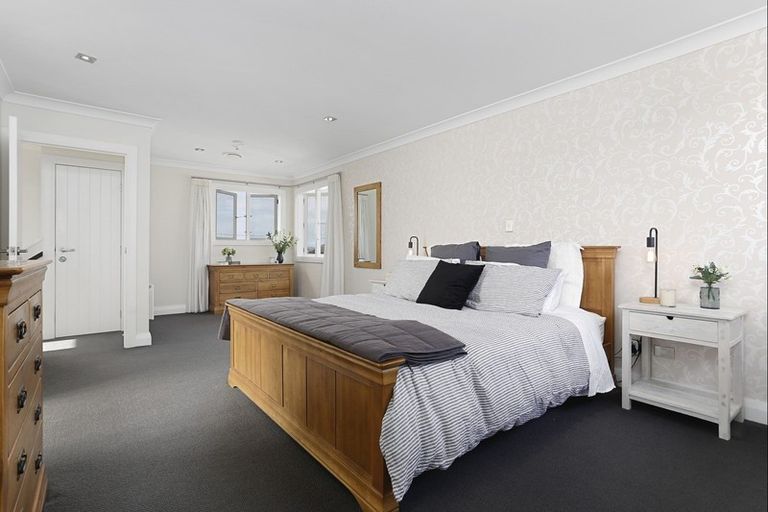 Photo of property in 24 Richmond Avenue, Northcote Point, Auckland, 0627