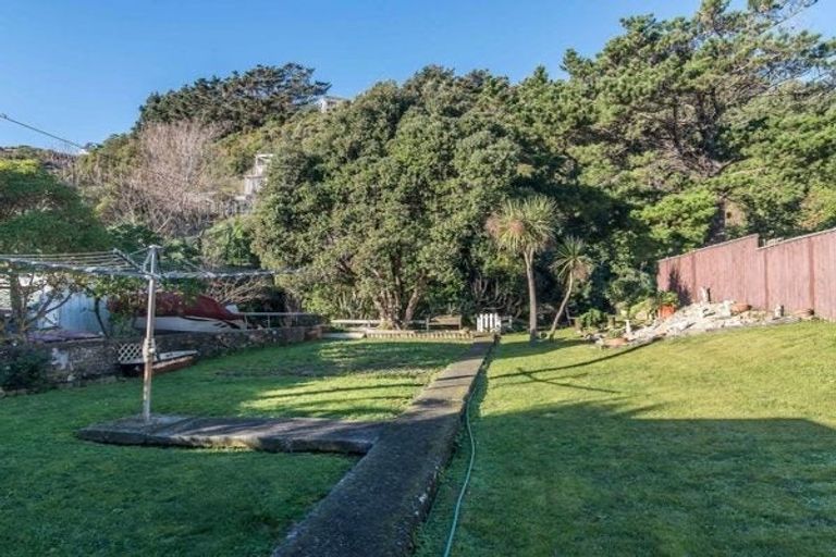 Photo of property in 52 Happy Valley Road, Owhiro Bay, Wellington, 6023