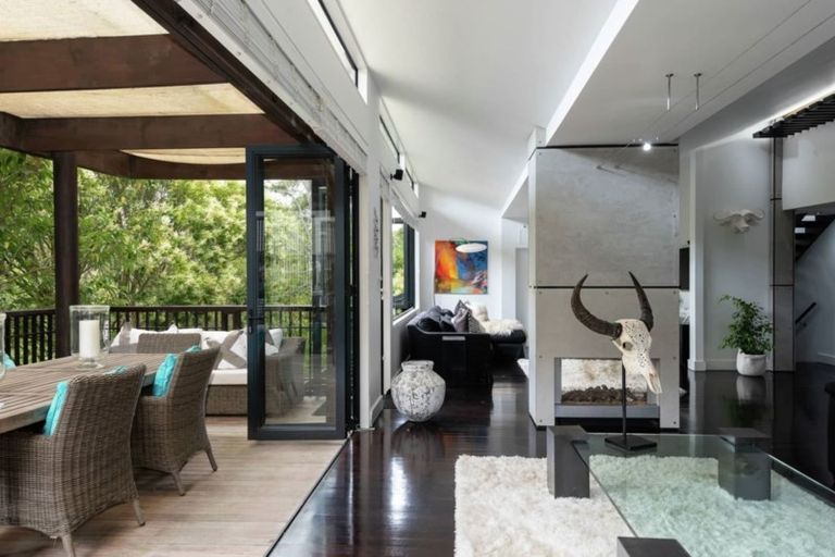 Photo of property in 21 Tanglewood Place, Cockle Bay, Auckland, 2014