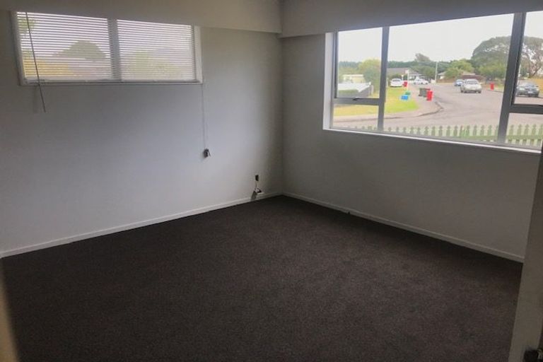 Photo of property in 10 Hadfield Place, Paraparaumu Beach, Paraparaumu, 5032