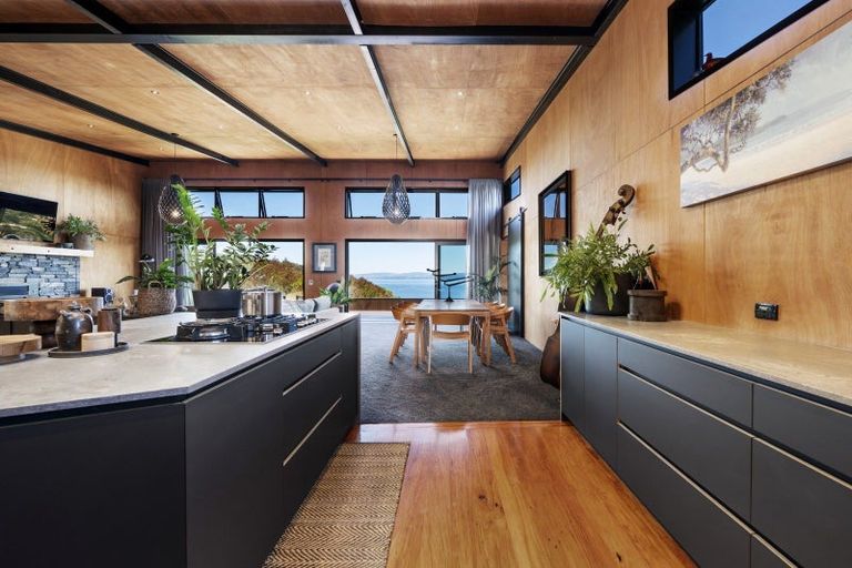 Photo of property in 35 Peregrine Place, Kinloch, Taupo, 3377