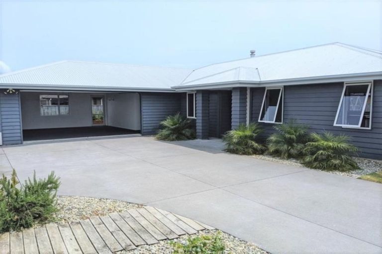 Photo of property in 4 Rawiri Drive, Bell Block, New Plymouth, 4312
