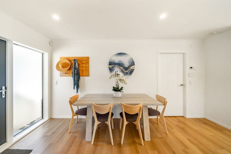 Photo of property in 26 Rarangi Way, Owhiro Bay, Wellington, 6023