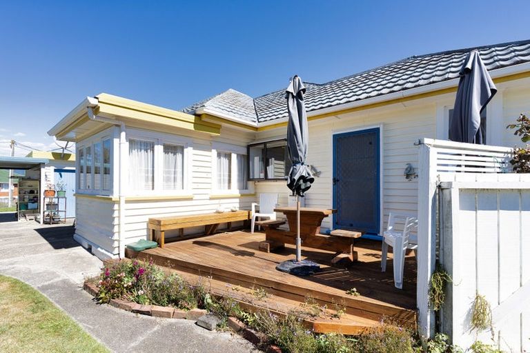 Photo of property in 16 Edinburgh Street, Levin, 5510