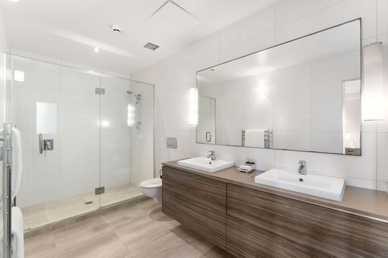 Photo of property in 2/154 Marine Parade, Mount Maunganui, 3116