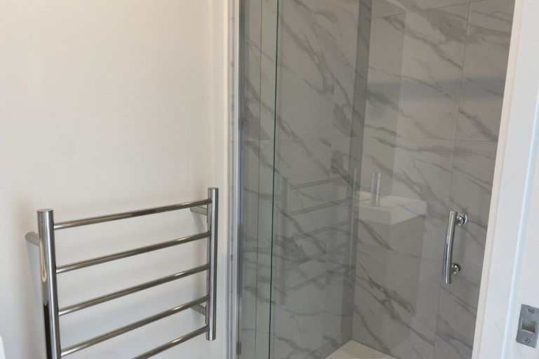 Photo of property in 4/43 Yeovil Road, Te Atatu Peninsula, Auckland, 0610