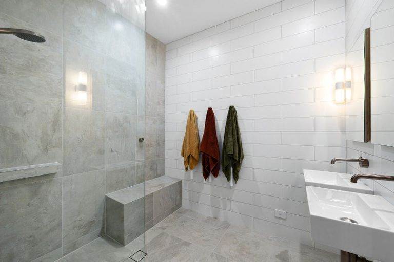 Photo of property in 6 Kowhai Street, Eastbourne, Lower Hutt, 5013