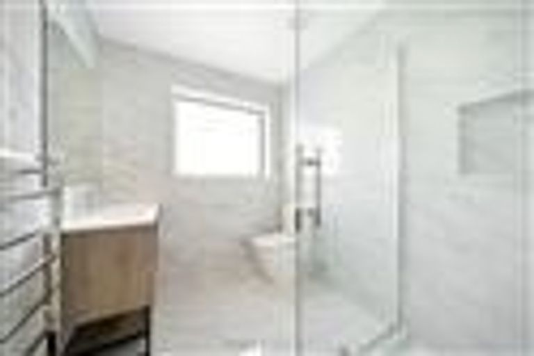 Photo of property in 24c Pipitea Place, Massey, Auckland, 0614