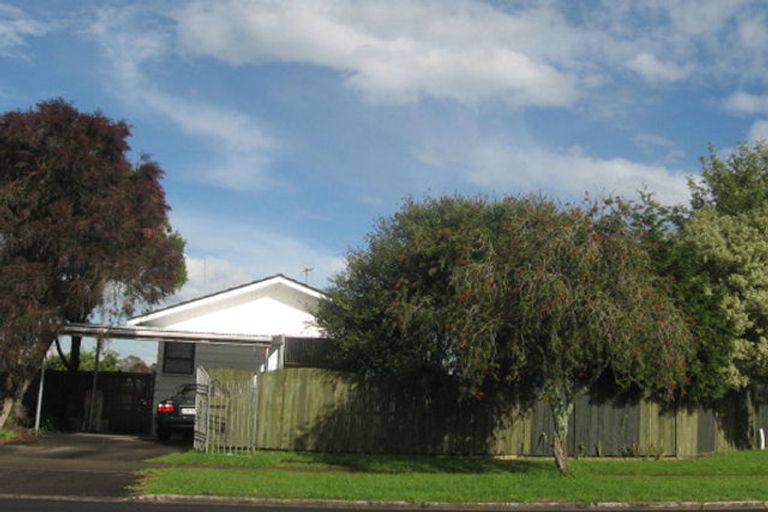 Photo of property in 127 Aviemore Drive, Highland Park, Auckland, 2010