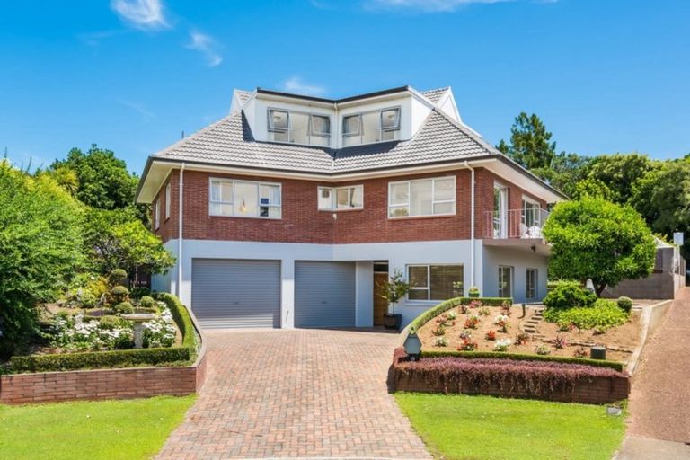 Photo of property in 15 Matanui Street, Northcote, Auckland, 0627