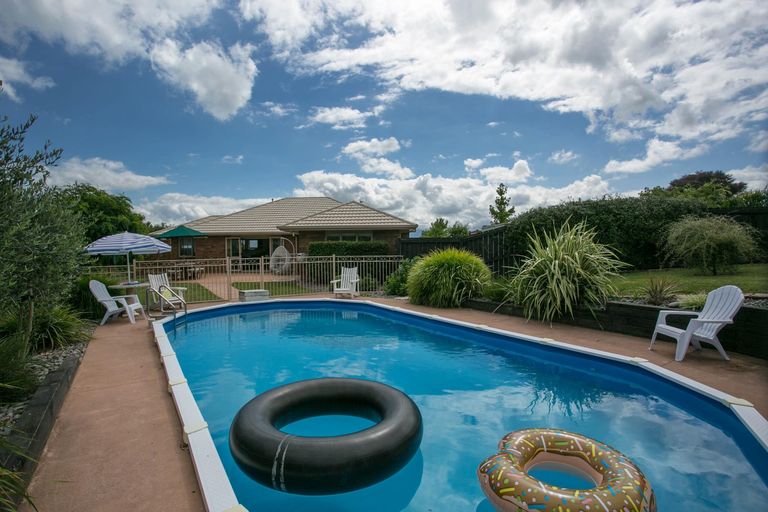 Photo of property in 8 Cedar Way, Morrinsville, 3300
