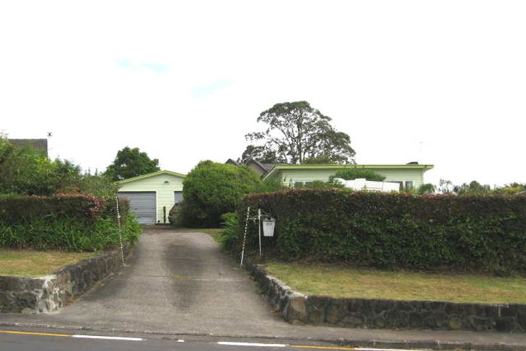 Photo of property in 103 Awaroa Road, Sunnyvale, Auckland, 0612