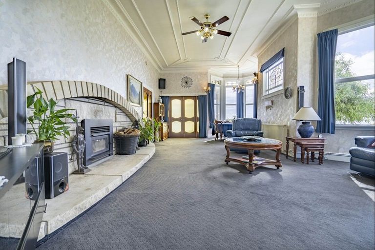 Photo of property in 160 Marine Parade, Bluff, 9814